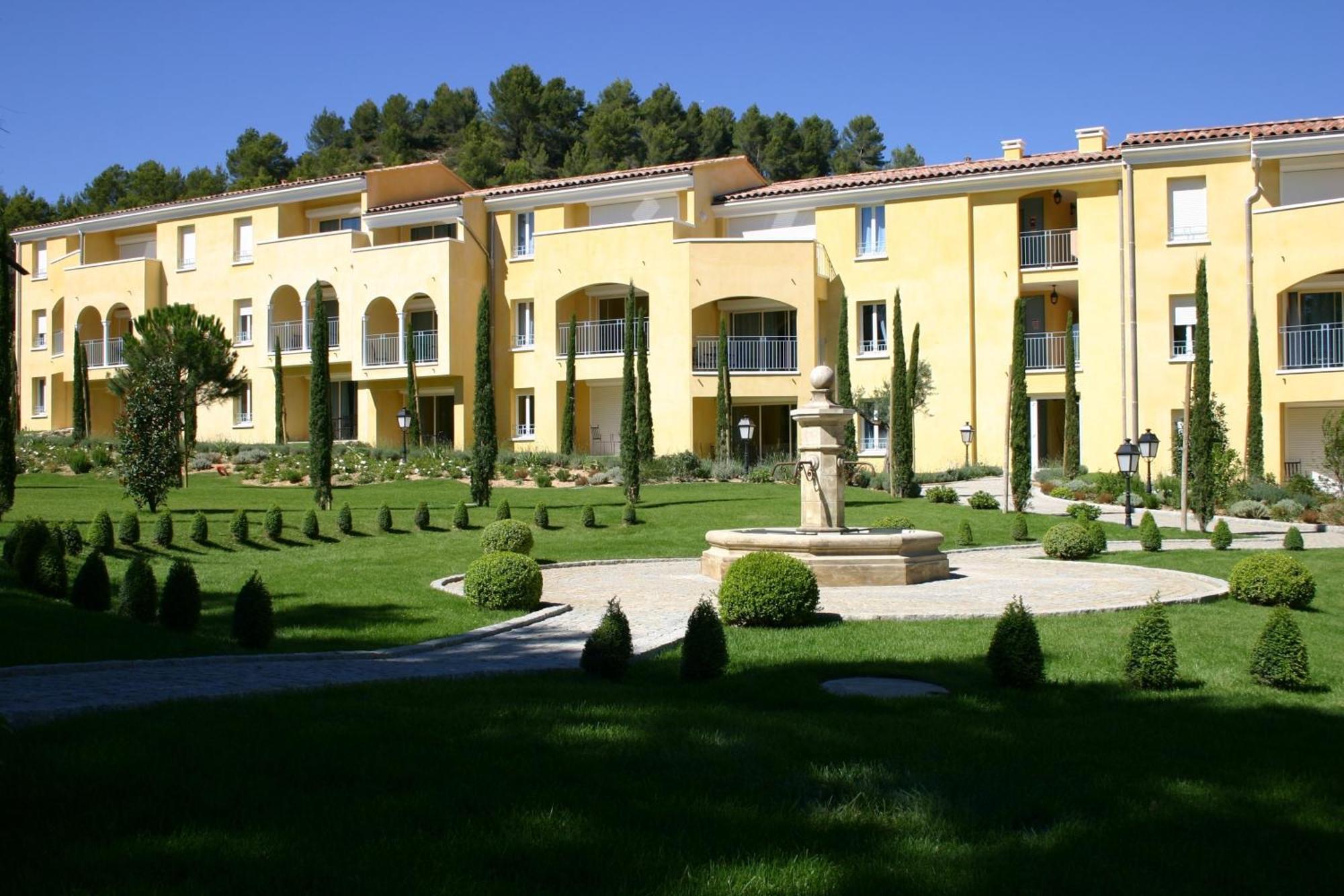 Residence Odalys La Licorne De Haute Provence Gréoux-les-Bains Eksteriør bilde